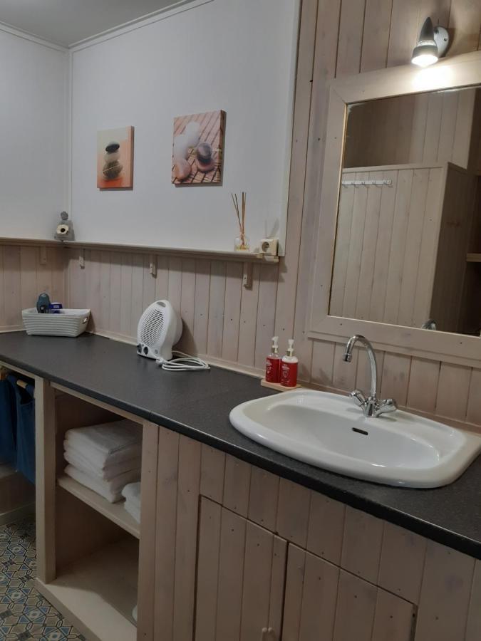 Apartamento L'Ecole Dinant Exterior foto